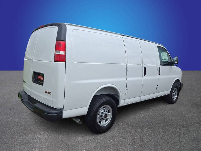 2025 GMC Savana 2500