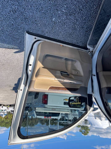 2011 Nissan Armada Platinum