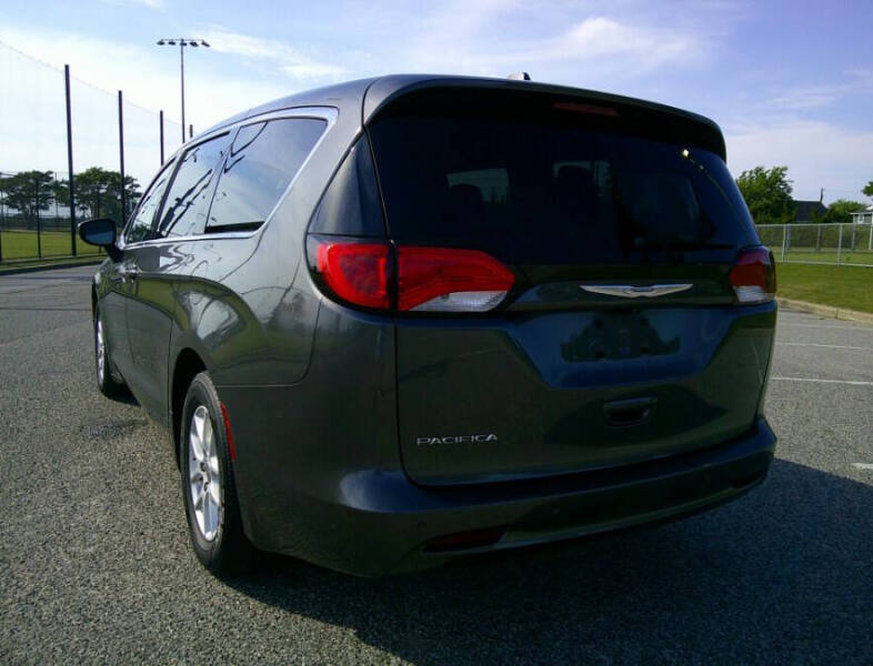 2017 Chrysler Pacifica LX