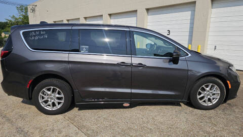 2023 Chrysler Pacifica Touring L