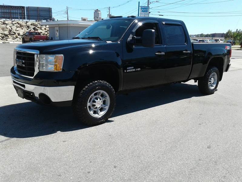 2009 GMC Sierra 2500HD for sale at Nelsons Auto Specialists in New Bedford MA