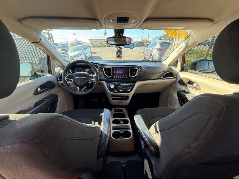 2017 Chrysler Pacifica Touring