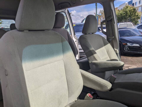 2017 Toyota Sienna L 7-Passenger