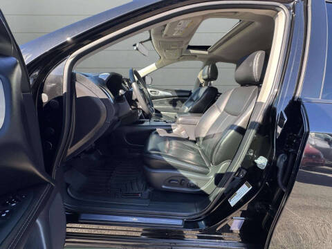 2017 Nissan Pathfinder SL