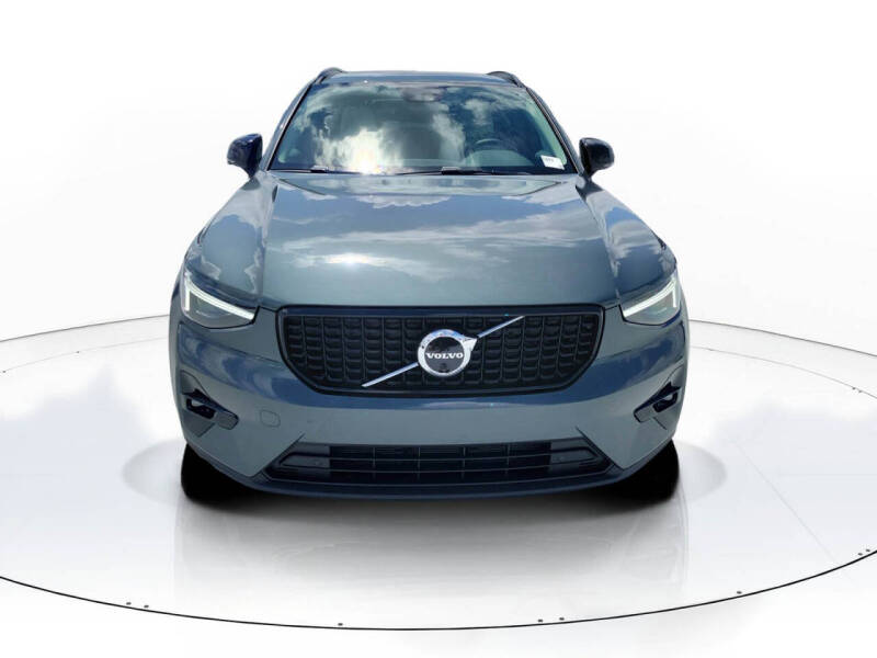 2026 Volvo XC40 B5 Plus