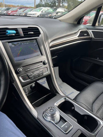2017 Ford Fusion SE