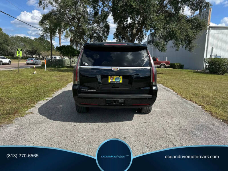 2016 Cadillac Escalade Luxury Collection