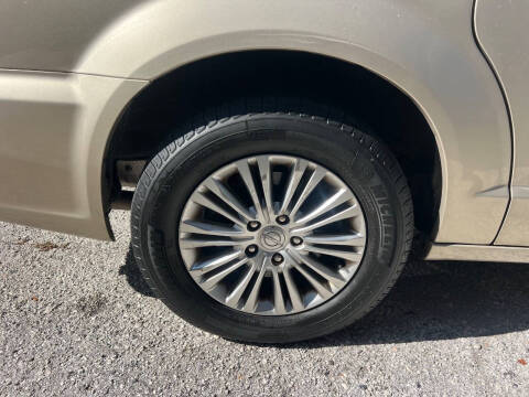 2015 Chrysler Town and Country Touring-L