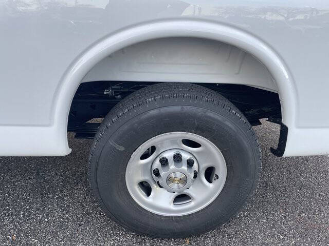 2025 Chevrolet Express 2500