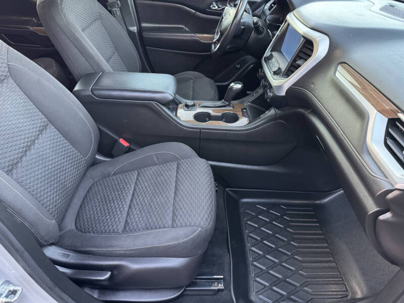 2017 GMC Acadia SLE-2