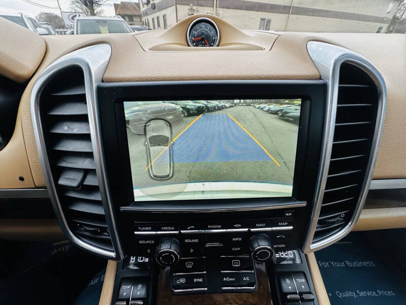 2014 Porsche Cayenne Platinum