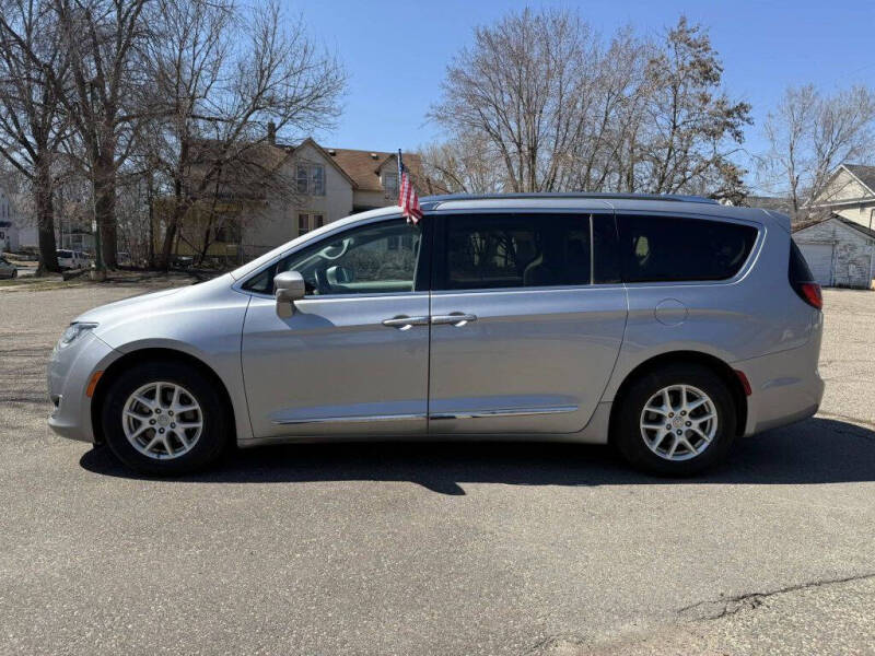 2020 Chrysler Pacifica Touring L