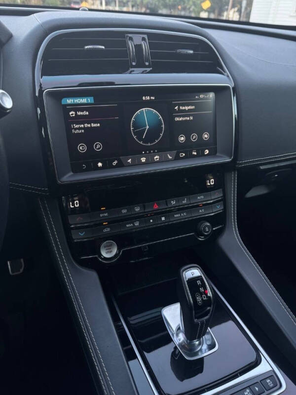 2020 Jaguar F-PACE SVR