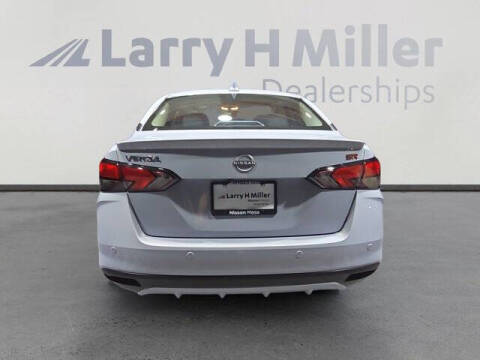 2025 Nissan Versa SR