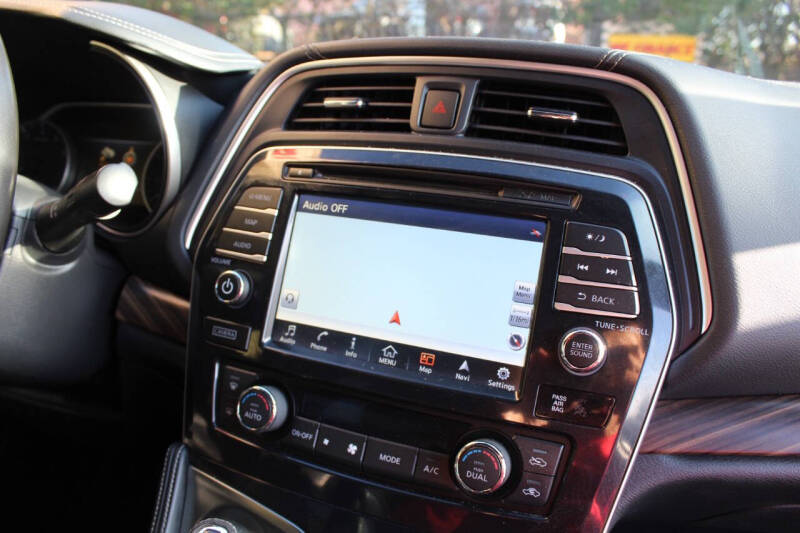 2017 Nissan Maxima Platinum