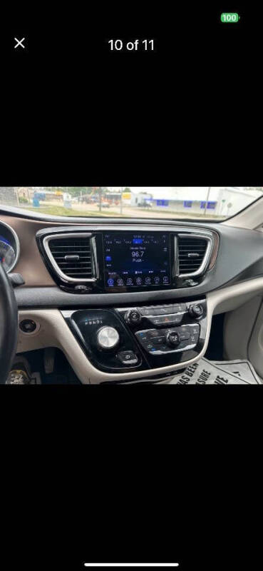 2017 Chrysler Pacifica Touring-L