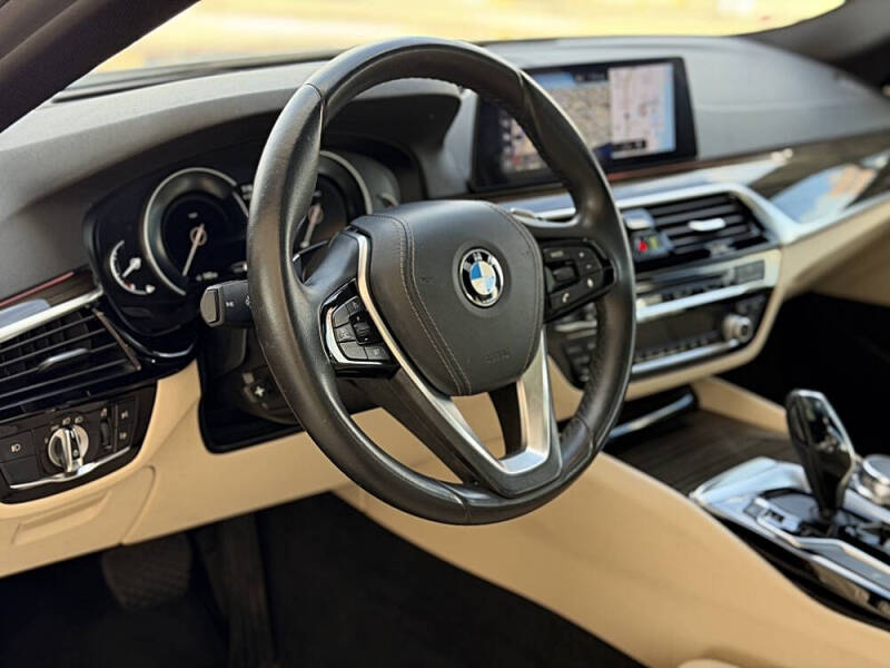 2018 BMW 5 Series 530i