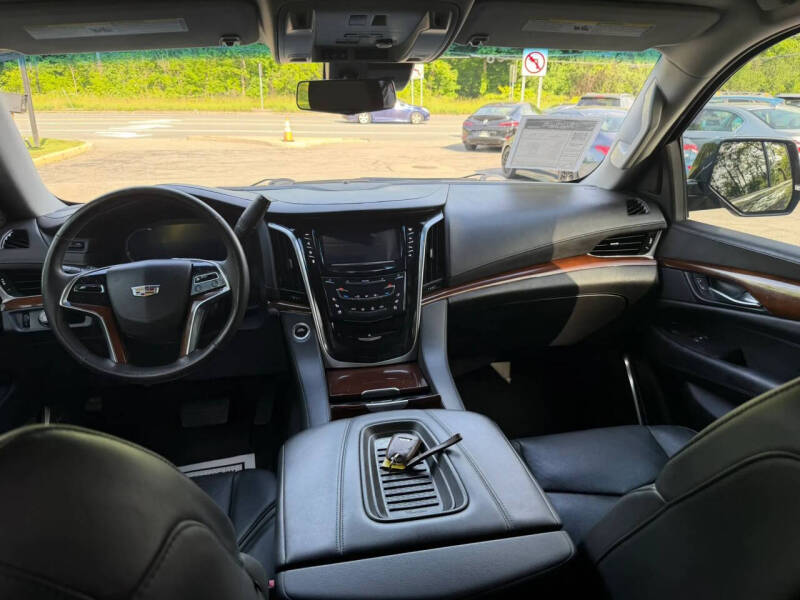 2019 Cadillac Escalade Luxury