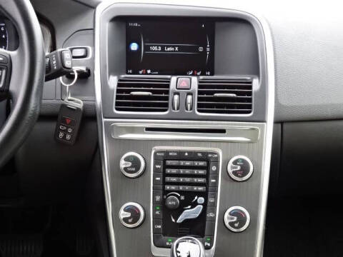 2016 Volvo XC60 T6 Drive-E R-Design Platinum