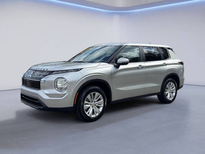 2025 Mitsubishi Outlander ES