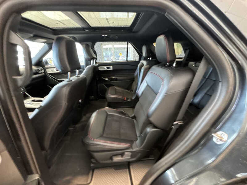 2024 Ford Explorer ST-Line