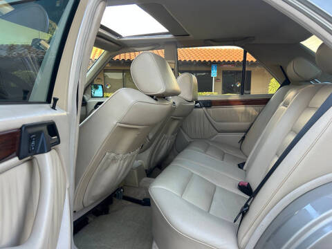 1994 Mercedes-Benz E-Class E 320
