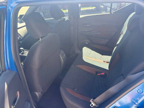2024 Nissan Kicks SR