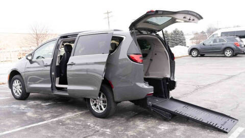 2022 Chrysler Pacifica Touring L