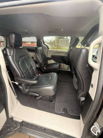 2017 Chrysler Pacifica Touring Plus