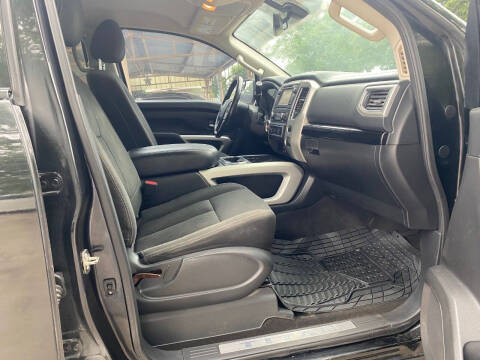 2018 Nissan Titan SV