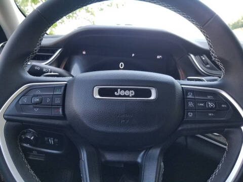 2023 Jeep Grand Cherokee Laredo