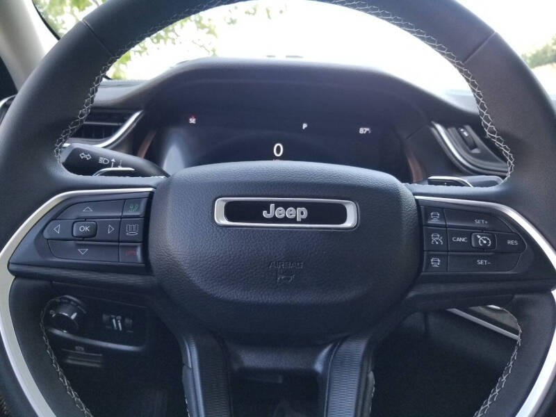 2023 Jeep Grand Cherokee Laredo