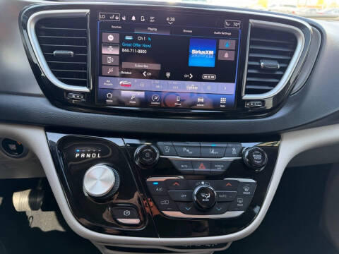 2022 Chrysler Pacifica Touring L
