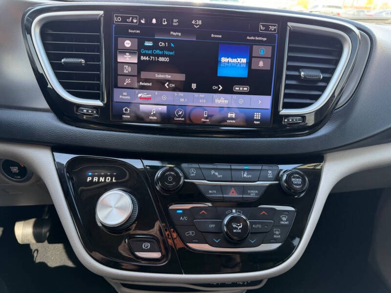 2022 Chrysler Pacifica Touring L
