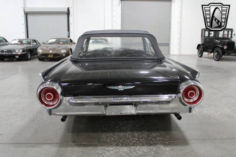 1962 Ford Thunderbird