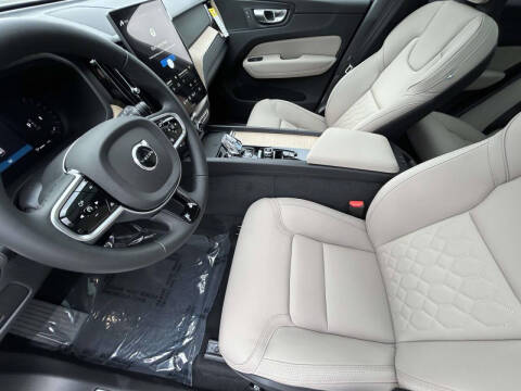 2026 Volvo XC60 B5 Plus
