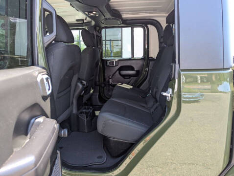 2022 Jeep Gladiator Sport