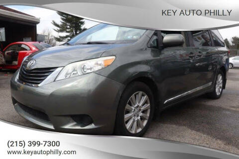 2013 Toyota Sienna LE 7-Passenger