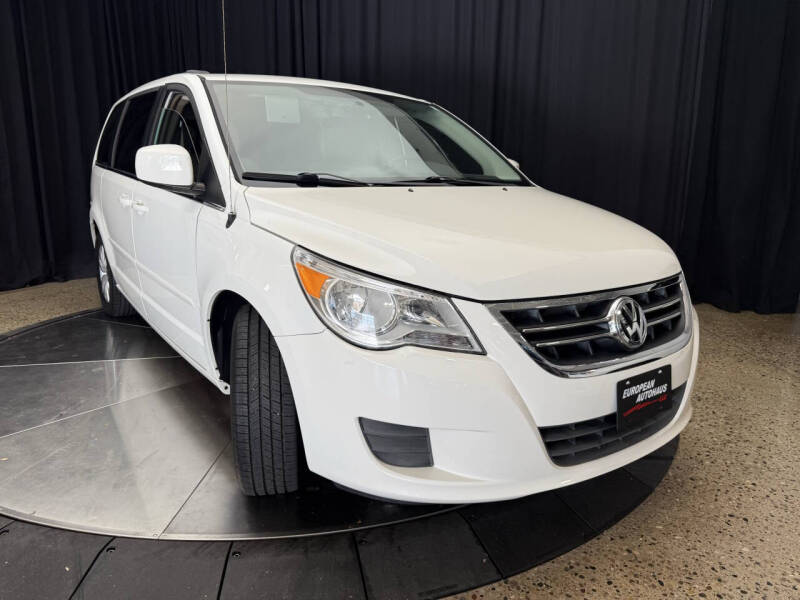 2012 Volkswagen Routan SE