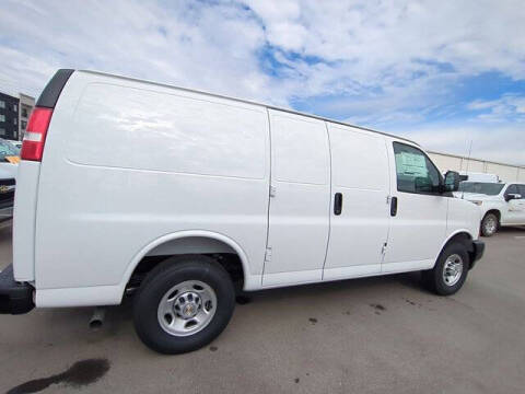 2025 Chevrolet Express 2500