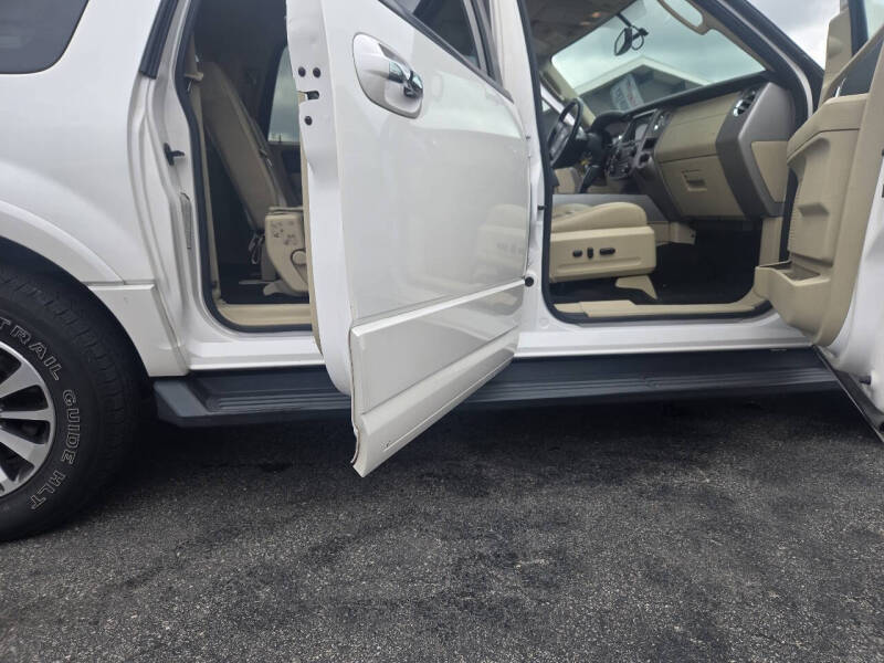 2017 Ford Expedition EL XLT