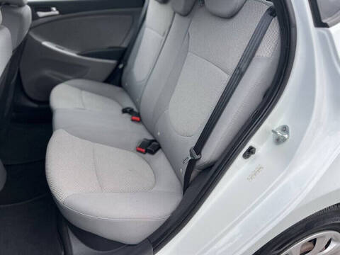 2013 Hyundai Accent GS