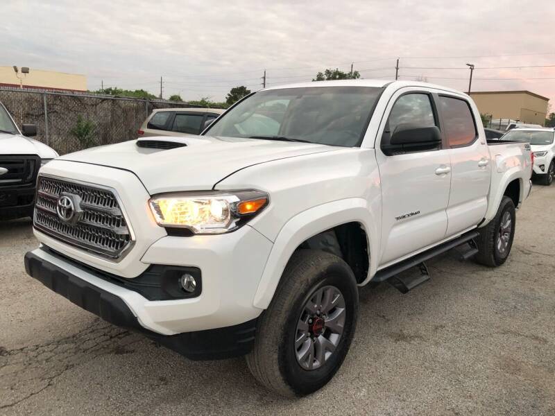 2017 Toyota Tacoma for sale at HOUSTON SKY AUTO SALES in Houston TX