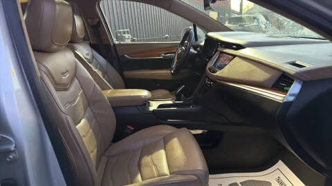 2017 Cadillac XT5 Platinum