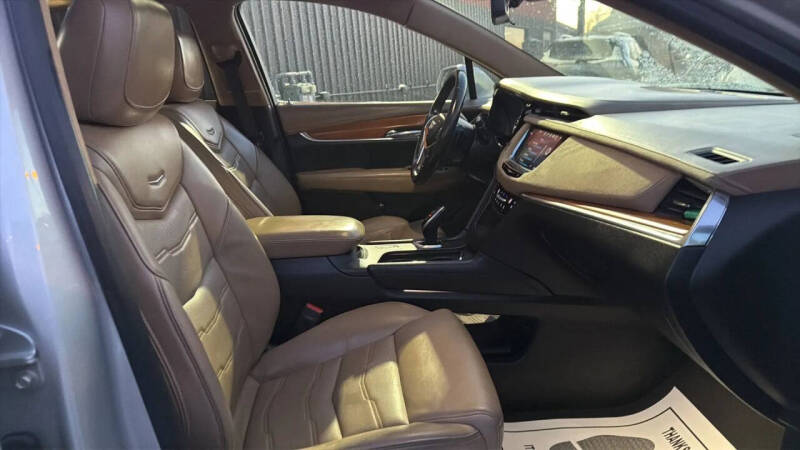2017 Cadillac XT5 Platinum