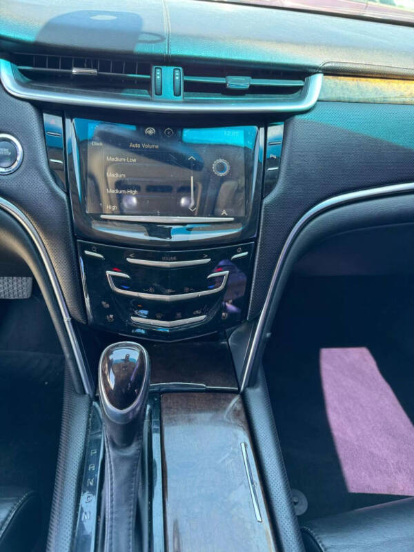 2013 Cadillac XTS Luxury Collection