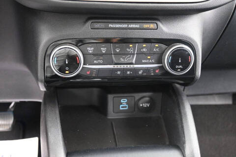 2022 Ford Escape Titanium