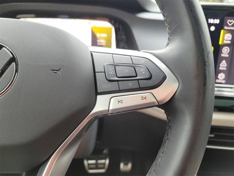 2025 Volkswagen Atlas Cross Sport SEL Premium R-Line 4Motion