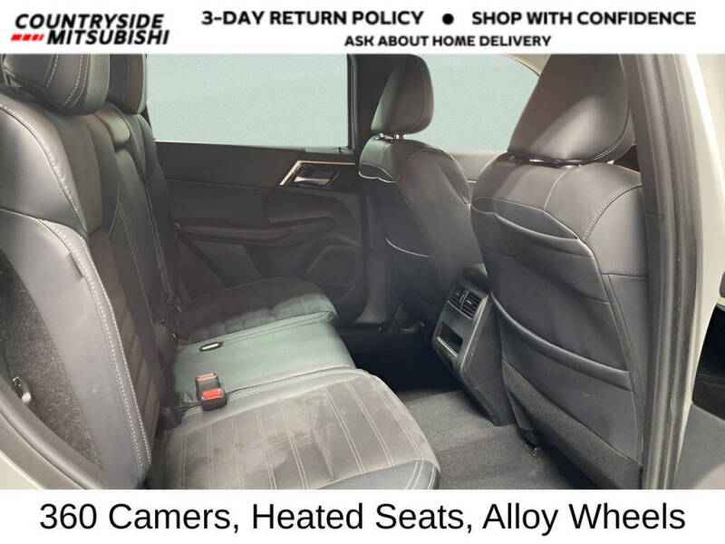 2023 Mitsubishi Outlander SE