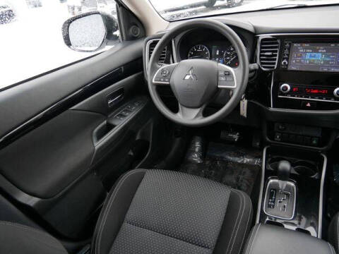 2020 Mitsubishi Outlander ES